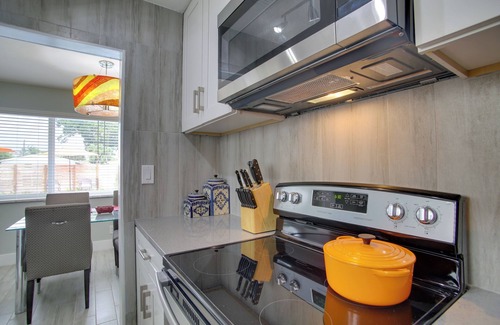 Middle River Terrace Apartamento | ¡NUEVO! Retiro moderno 3Mi de la playa de Fort Lauderdale