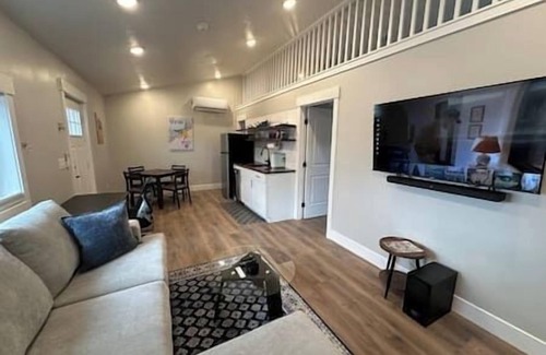 South Salt Lake Apartamento | Modern Retreat with All the Essentials