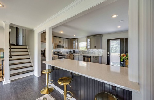 Montrose Casa | Modern Richmond Home w/ Deck, Close to Downtown!