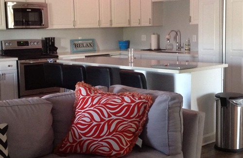 Akers Casa | Modern River Camp Ubicado en Akers, LA, al lado del famoso Sun Buns Bar and Grill