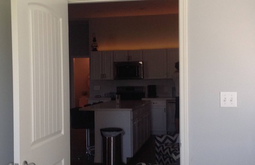 Akers Casa | Modern River Camp Ubicado en Akers, LA, al lado del famoso Sun Buns Bar and Grill