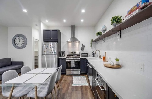 Kensington Casa | Modern & Romantic Studio | Private Entrance