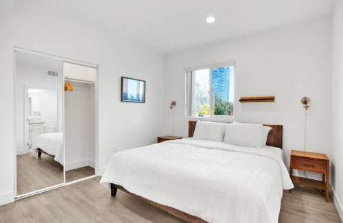 Pico-Union Casa | Modern Rooftop Villa