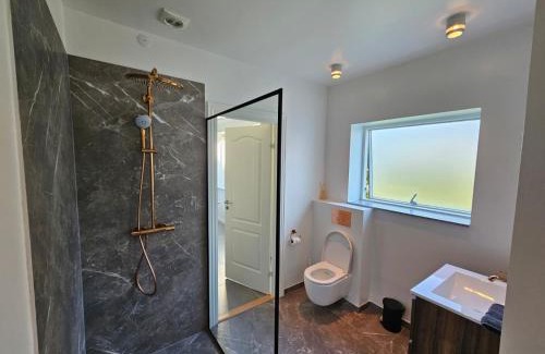 Kastrup Apartamento | Modern room by CPH Airport - 1 min to Train, 15 min to Beach