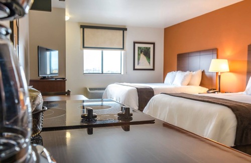 Hastings Hotel | Modern Room w/ Kitchen – Close to Local Attractions & Major Highways
