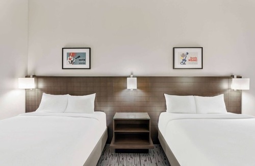 Hill Country Galleria Hotel | Modern Room w/ Rooftop Dining, Pet-Friendly Policy, & Outdoor Pool