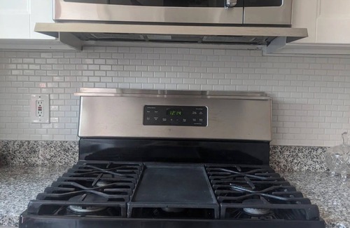 Columbia Heights Casa | Modern rowhouse to rent short term in vibrant Columbia Heights