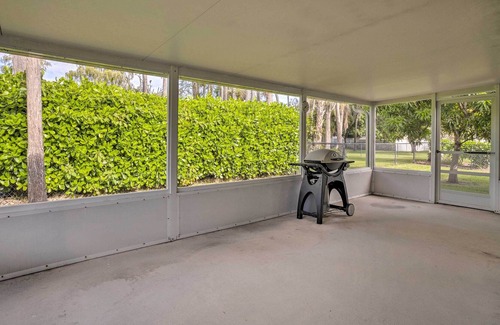 Royal Palm Beach Casa | Modern Royal Palm Beach Home 14 Mi to Beaches