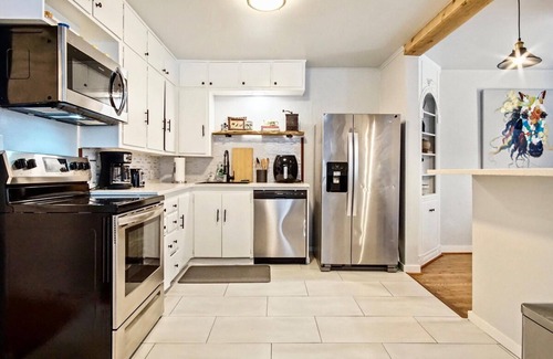 Central Oklahoma City Apartamento | Modern Rustic 3 -bedroom 2 Bathrooms Carport
