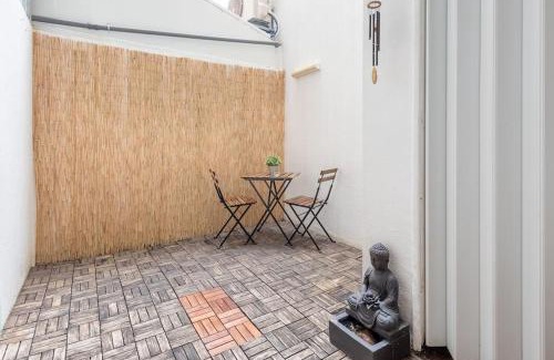 Penha de Franca Apartamento | Modern Rustic Apartment in Graça