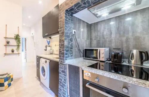 Penha de Franca Apartamento | Modern Rustic Apartment in Graça