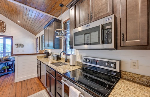 Glenville Cabina | Modern-Rustic Glenville Cabin: Golf, Hike + Unwind