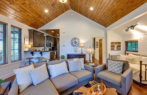 Glenville Cabina | Modern-Rustic Glenville Cabin: Golf, Hike + Unwind