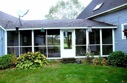 Shelburne Falls Casa | Casa rústica moderna con vistas al río Deerfield