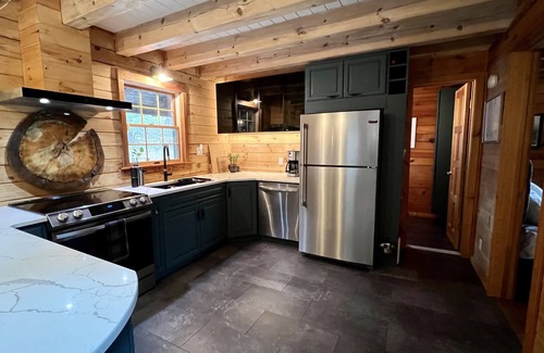 Grand Gorge Chalet De Esquí | Modern Rustic Log Chalet w/ mtn views, pool & bonus loft on 17 secluded acres
