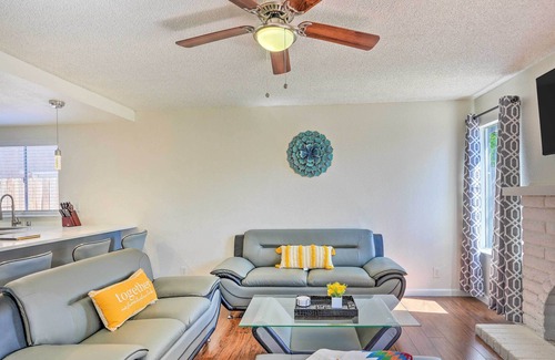Sacramento Casa | Modern Sacramento Home w/ Yard: 12 Mi to Dtwn