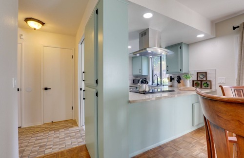 Little Pocket Casa | Modern Sacramento Townhome w/ Patio!