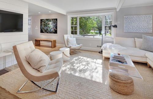 Edgartown Casa | Modern Saltbox in Edgartown Village