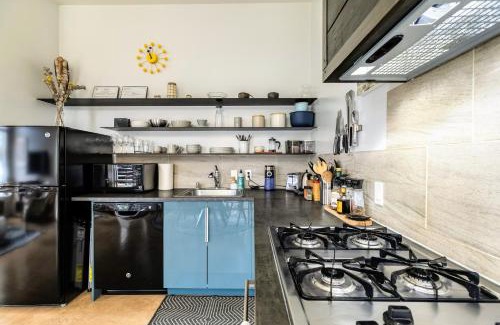 Santa Fe Apartamento | Modern Santa Fe Baca Railyard Apartment with Terrace