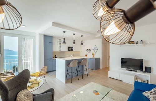 Igalo Condominio | Modern Sea Escape 2br