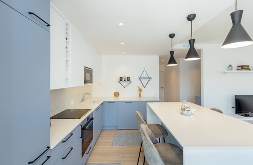 Igalo Condominio | Modern Sea Escape 2br