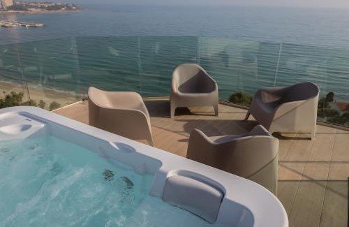 L'Albufereta Apartamento | Modern sea front jacuzzi Blue Sky