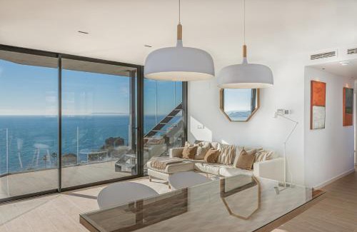 L'Albufereta Apartamento | Modern sea front jacuzzi Blue Sky