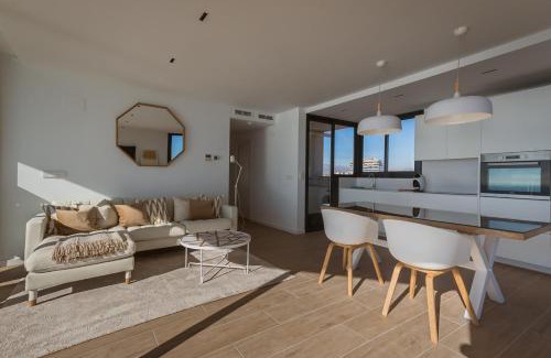 L'Albufereta Apartamento | Modern sea front jacuzzi Blue Sky