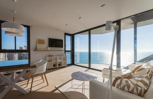 L'Albufereta Apartamento | Modern sea front jacuzzi Blue Sky