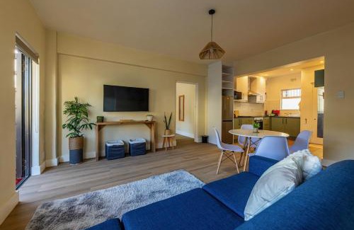 Fish Hoek Apartamento | Modern Seaside Apartment