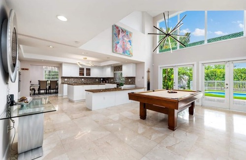 Miami Shores Casa | Modern Secluded 6BR/4.5BA Paradise w/ Pool&Jacuzzi