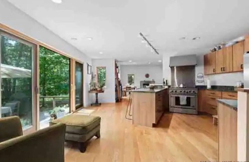 New Paltz Casa | Modern Secluded Home w/fire place on 20 acres