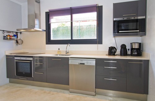 Pedruscada Casa | Modern semi-detached house in quiet residential area - 200 m to the sea (promenade)