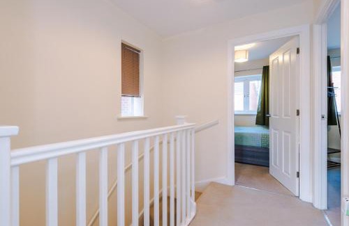Ewloe Casa | Modern Semi detached in a quiet location, Driveway parking