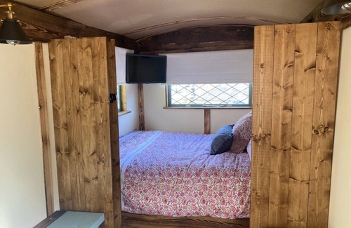 Turnchapel Cabina | Modern Shepherd's Hut at St Anne's