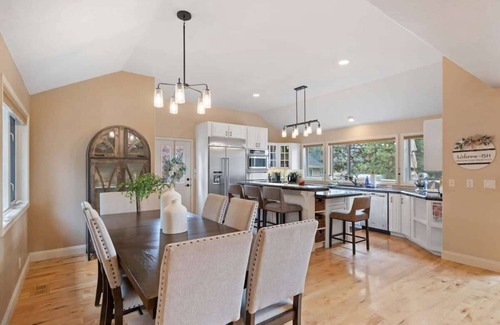 Post Falls Casa | Modern Shoreline | Waterfront on Spokane River