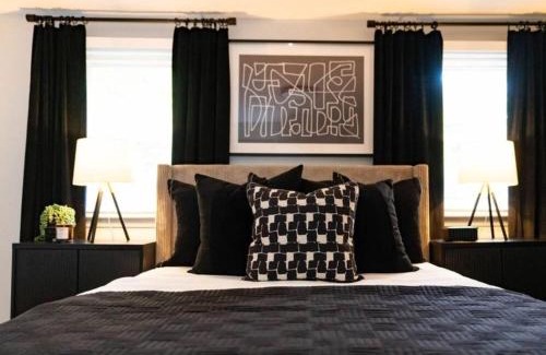 Washington Park Casa | Modern Single Family Home minutes from Fort hill