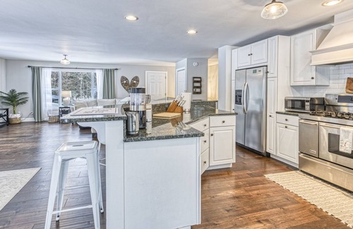 Mount Sunapee Casa | Modern ski/ lake house