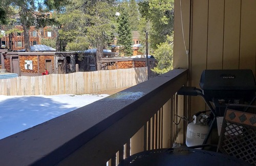 Bear Valley Condominio | Modern & Sleek Condo - Creekside #110 by Bear Valley Vacation Rentals