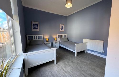 Leigh Apartamento | Modern Spacious 2 Bedroom House in Leigh, Free Parking