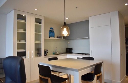 Richmond North Apartamento | Modern + Spacious 2BD/2Bath - Stunning City Views!
