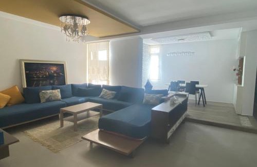 La Ville Haute Apartamento | Modern & Spacious 2BR- Ville Haute Kenitra-Garage