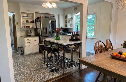 Ardsley Casa | Modern & Spacious 3-Bedroom Home Family-Friendly Fireplace Patio & BBQ