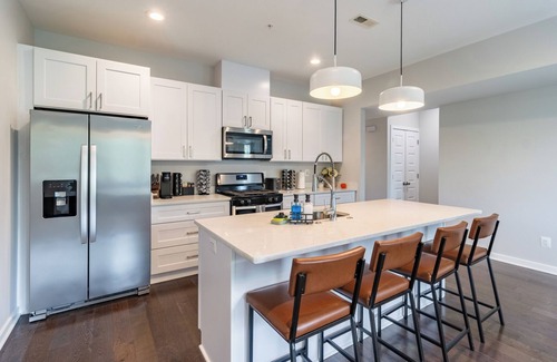Southeast Casa | Modern & Spacious ~ 3bd 3ba RoofDeck