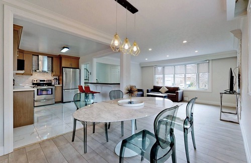 Newtonbrook Casa | Modern & Spacious 3BR Home