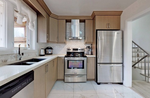 Newtonbrook Casa | Modern & Spacious 3BR Home