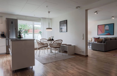 Lulea Casa | Modern Spacious 4BR Town House, Sauna, 7 Beds