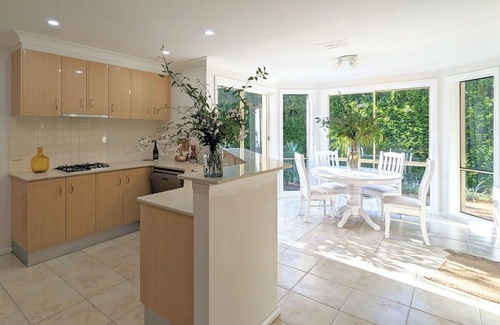 Belrose Casa | Modern spacious 5-bedroom home in Northern Beaches