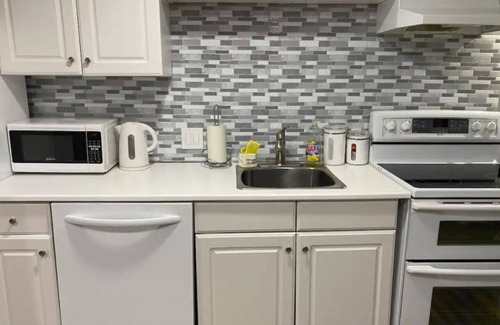 Watertown Apartamento | Modern, Spacious, bright, private apartment