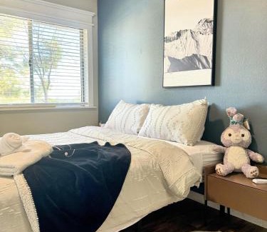 Moreno Valley Casa | Modern & Spacious Family and Friend 4B3B House